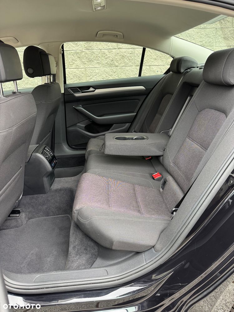 Volkswagen Passat 2.0 TDI SCR Comfortline DSG - 12