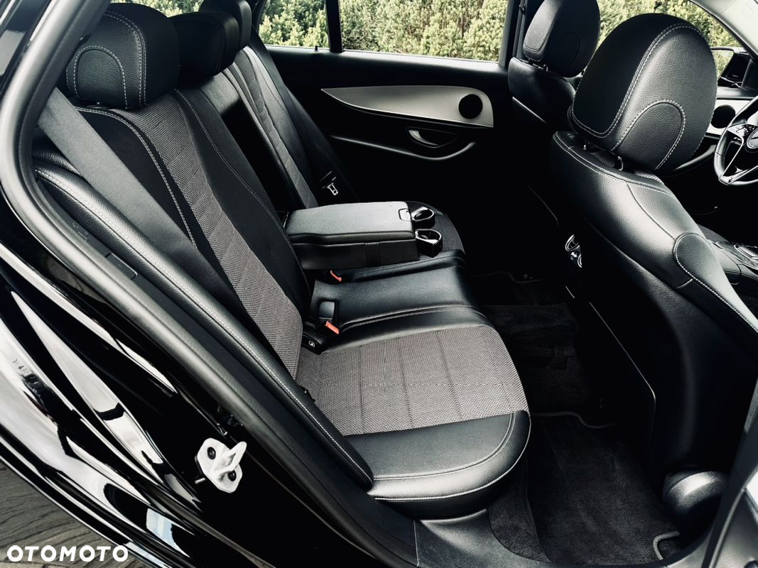 Mercedes-Benz Klasa E 220 d Avantgarde - 32