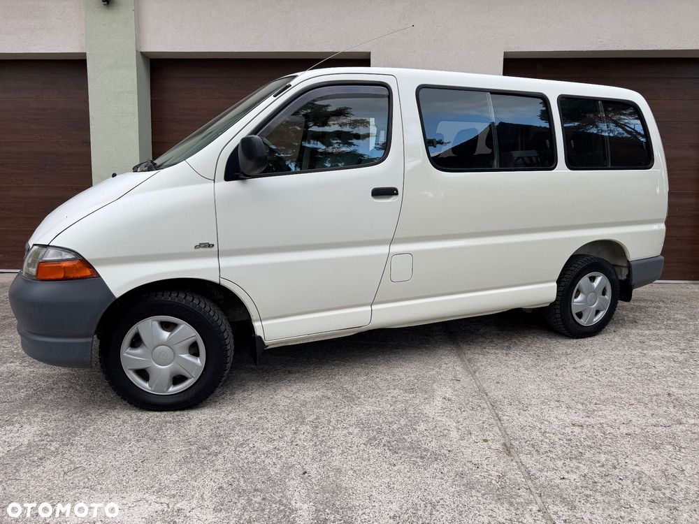 Toyota Hiace Standard - 7