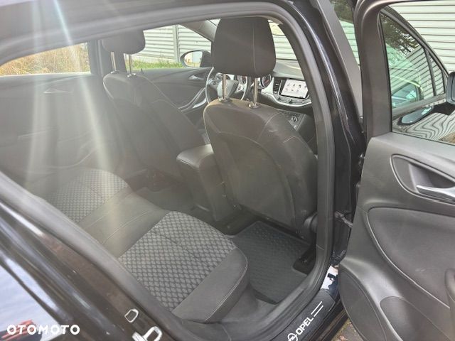 Opel Astra 1.6 CDTI Enjoy - 19