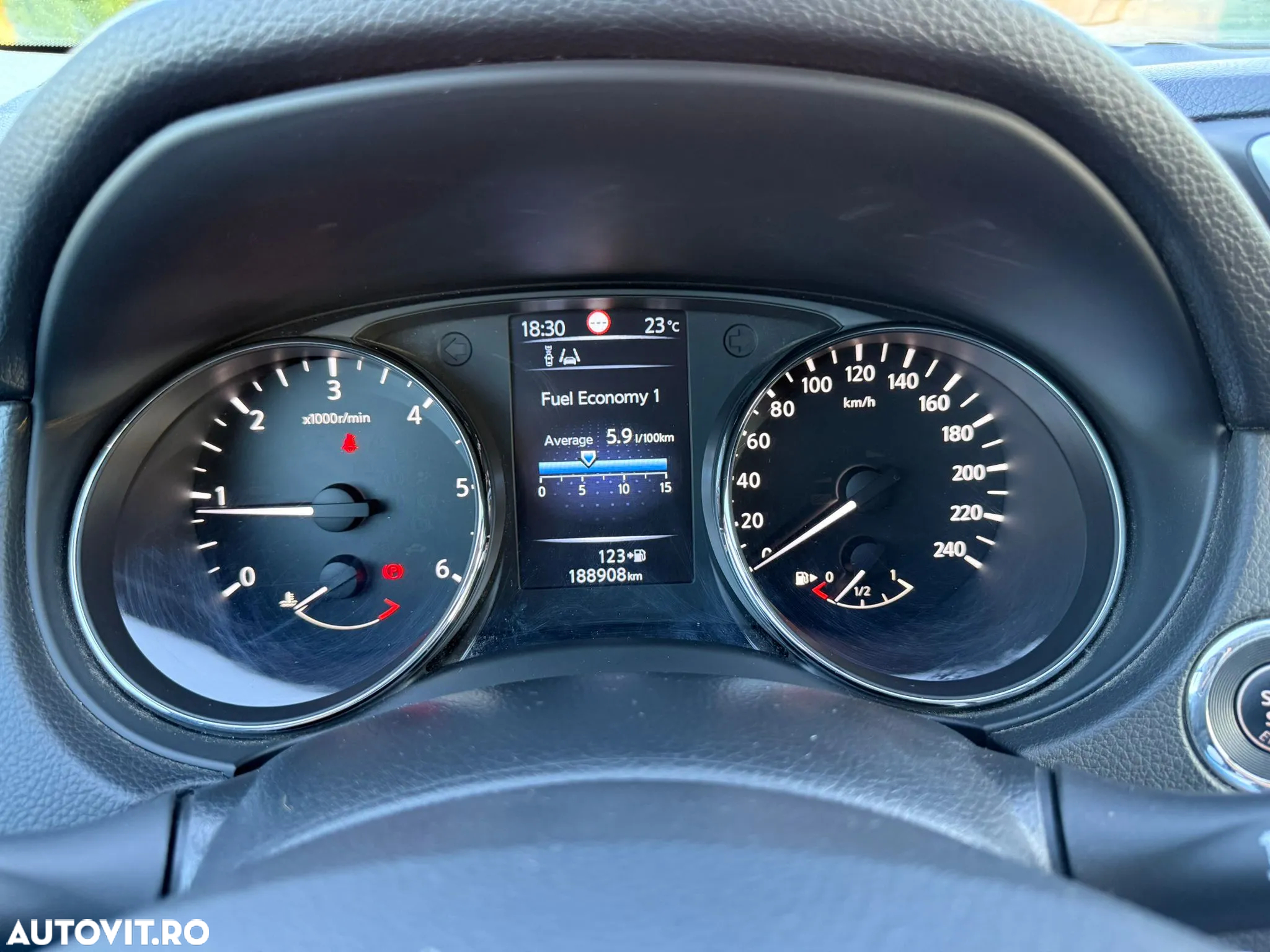 Nissan Qashqai 1.6 DCI Start/Stop N-Connecta - 9