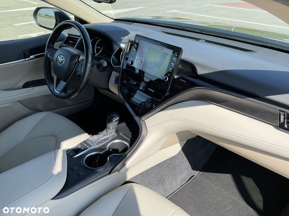 Toyota Camry 2.5 Hybrid Executive CVT - 21