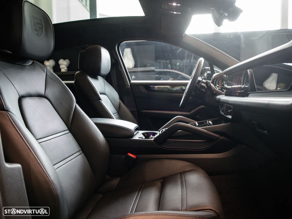 Porsche Cayenne Coupé E-Hybrid Black Edition - 42