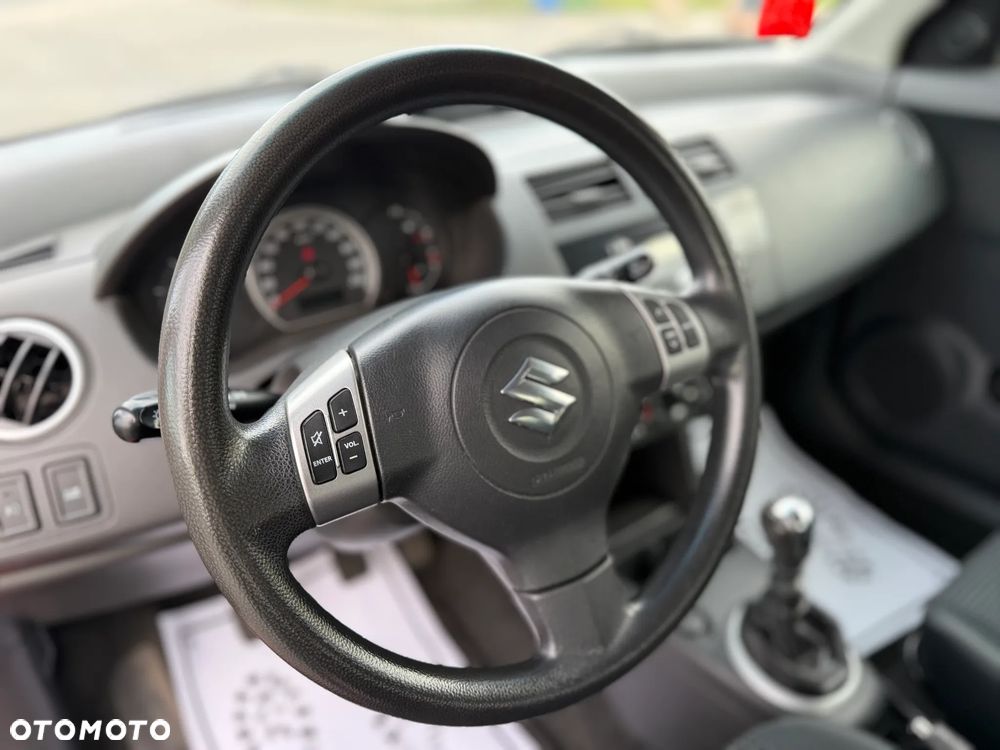 Suzuki Swift 1.3 DDiS 16v GLX - 14