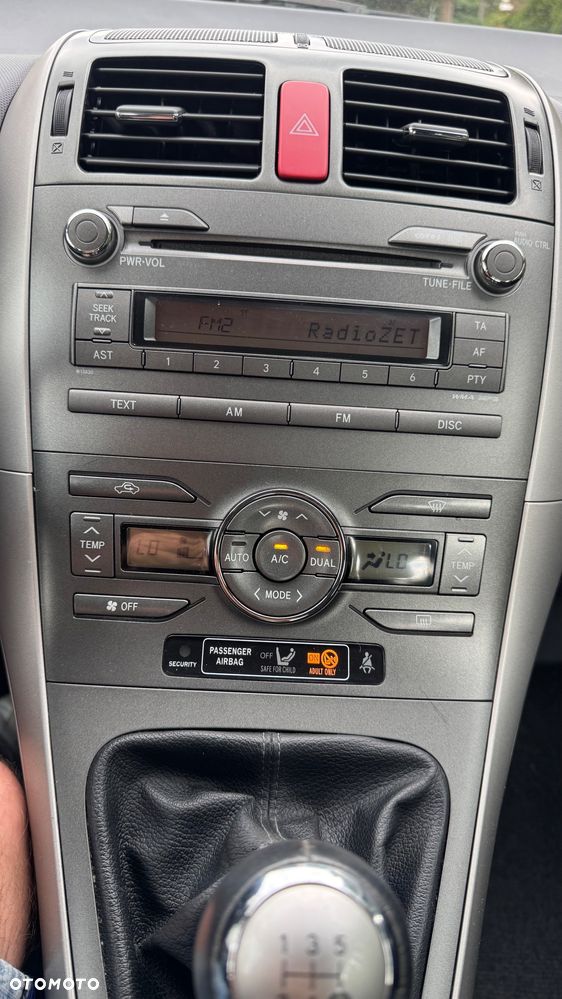 Toyota Auris 1.4 VVT-i Sol - 25