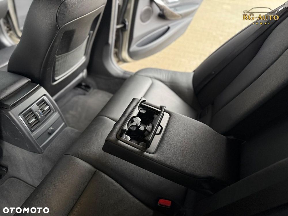 BMW Seria 3 - 32