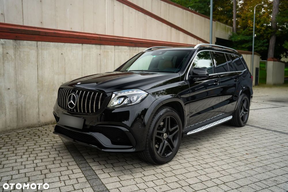 Mercedes-Benz GLS - 27