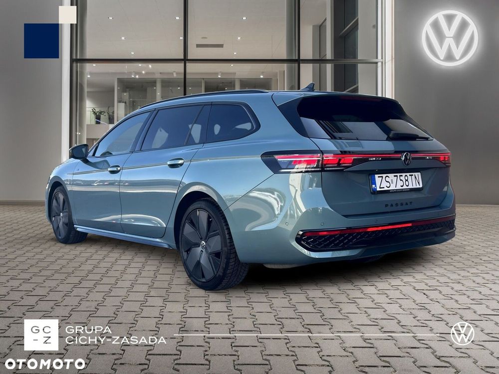 Volkswagen Passat - 4