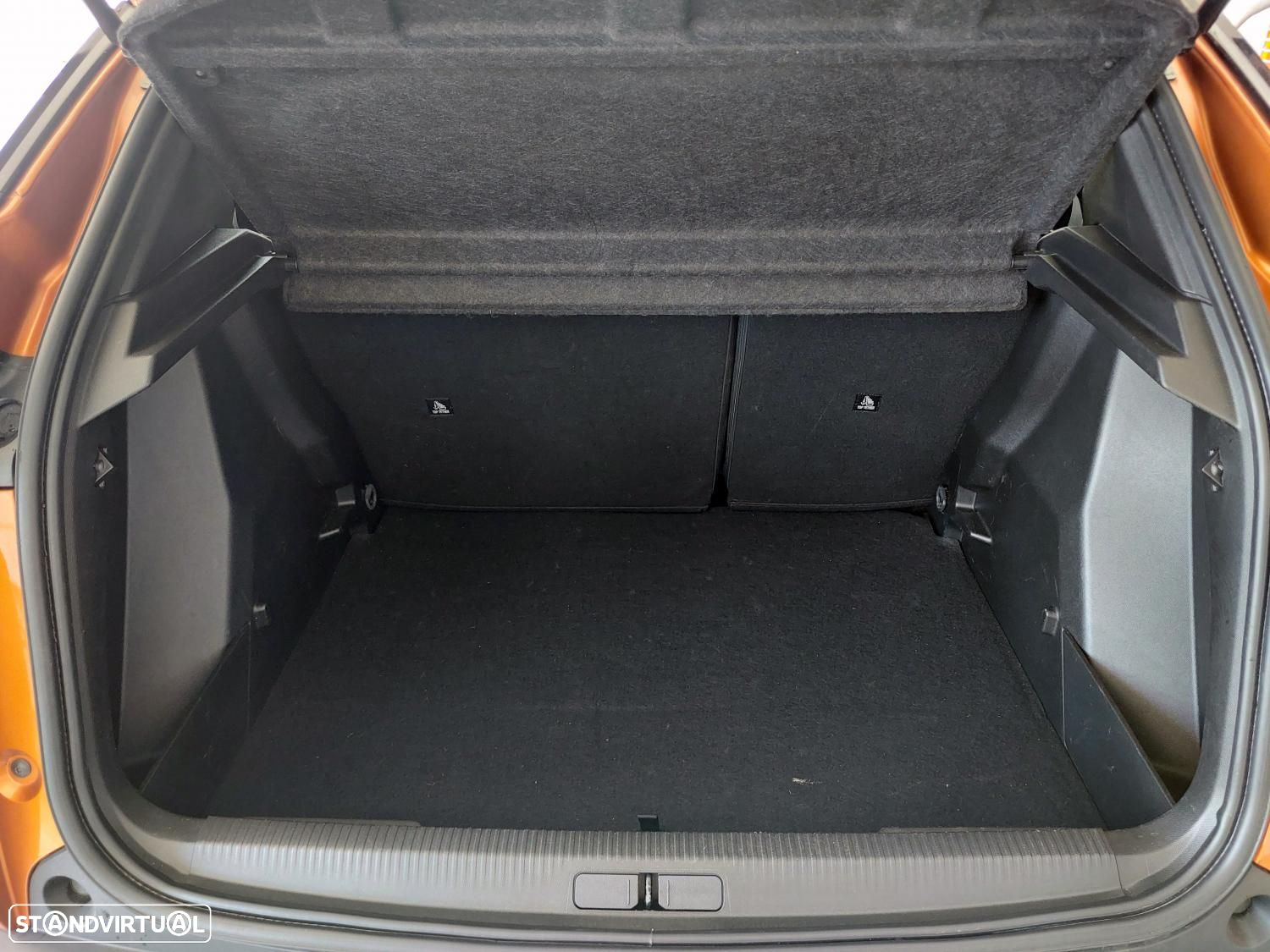 Peugeot e-2008 50 kWh Active Pack - 47