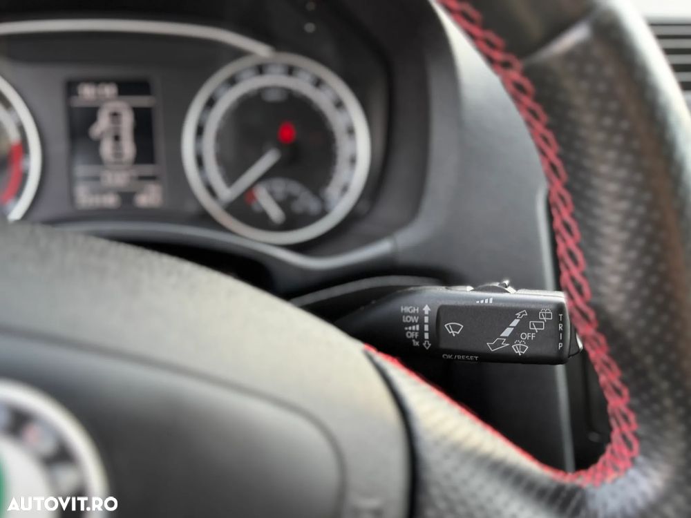 Skoda Octavia 2.0 TFSI RS - 13