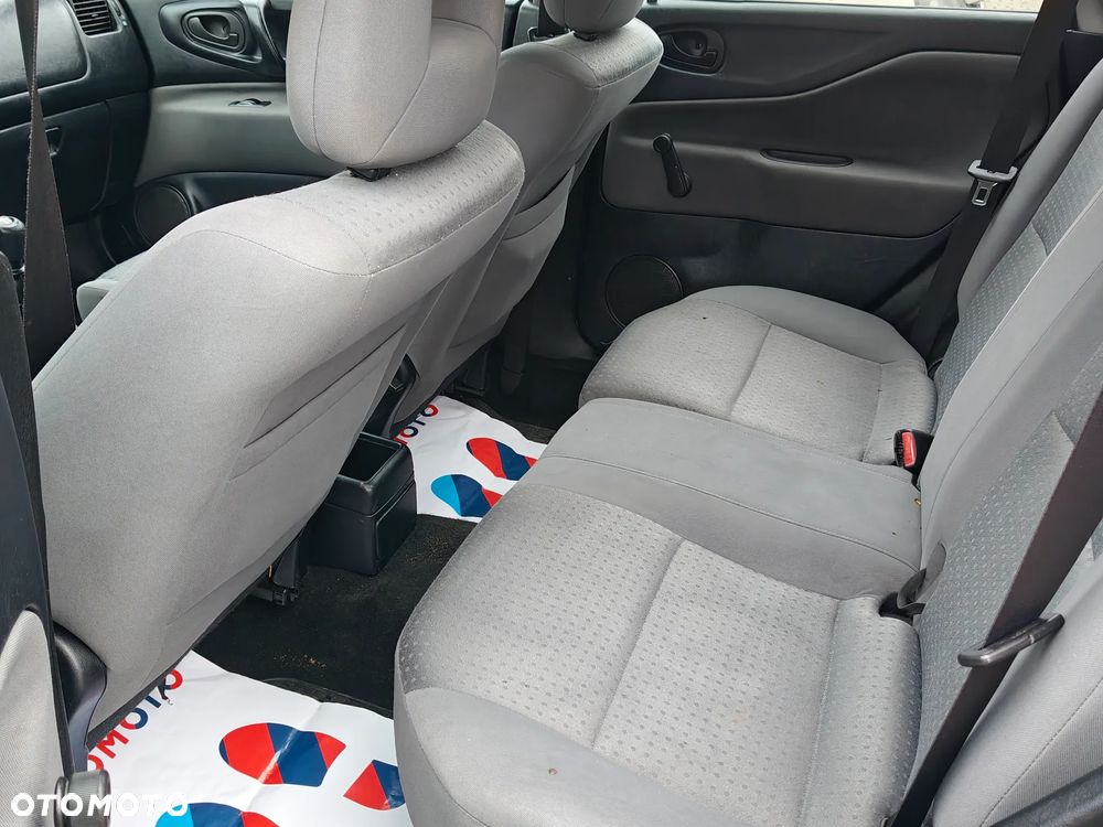 Mitsubishi Space Star 1.6 Intense - 11