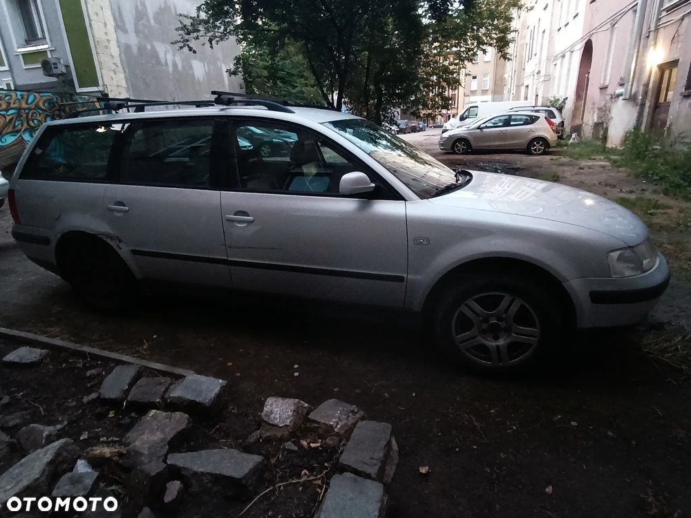 Volkswagen Passat 1.9 TDI Highline - 5