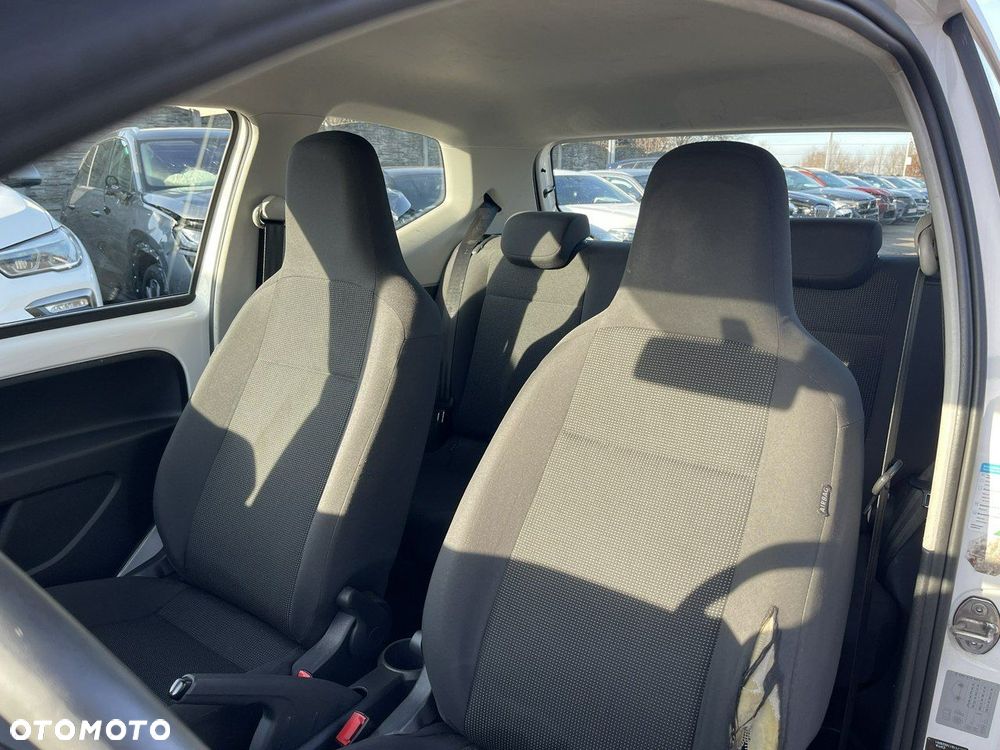 Volkswagen up! 1.0 street EU6 - 12