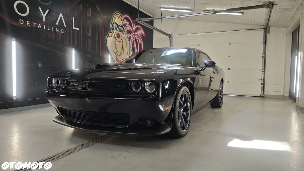 Dodge Challenger - 10