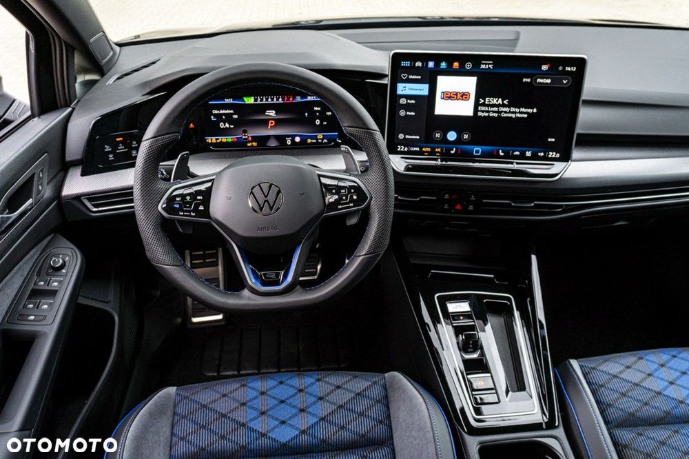 Volkswagen Golf - 25