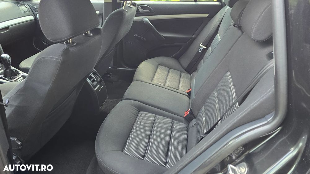 Skoda Octavia 2.0 TDI DPF Elegance - 8