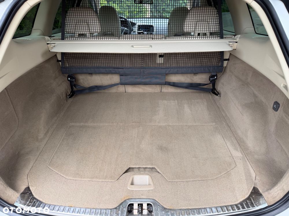 Volvo XC 60 3.2 AWD RDesign - 32