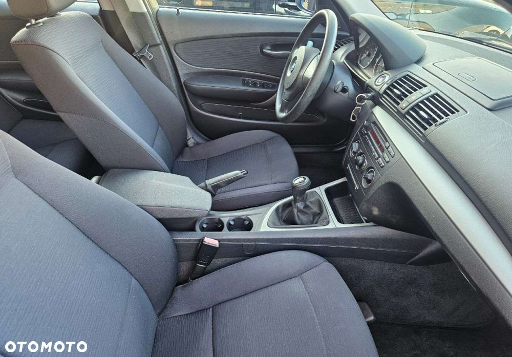 BMW Seria 1 - 23