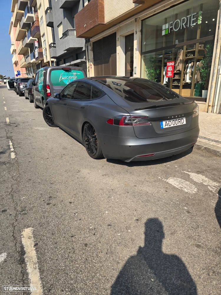 Tesla Model S 85D - 30