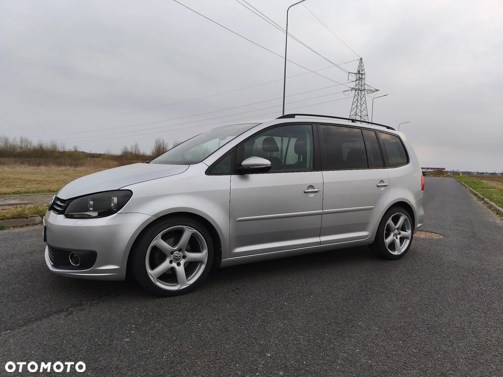 Volkswagen Touran 1.6 TDI DPF BlueMotion Technology STYLE - 2