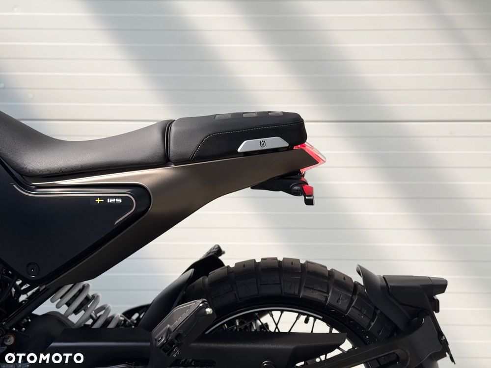 Husqvarna Svartpilen - 34