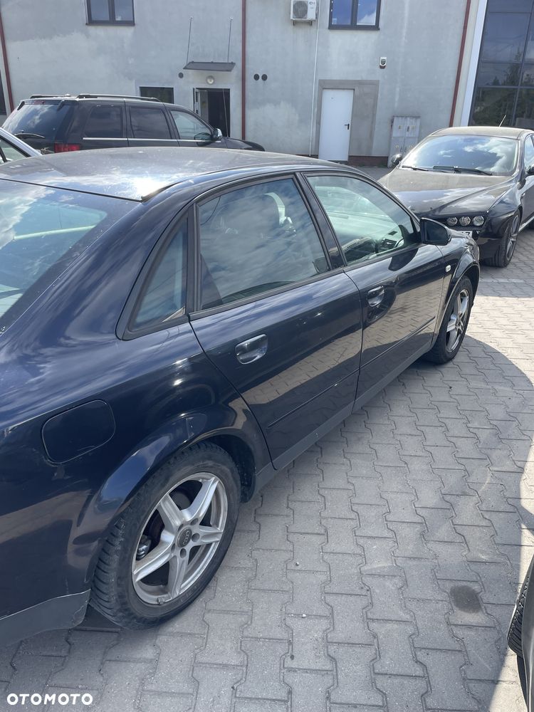 Audi A4 Limousine - 4