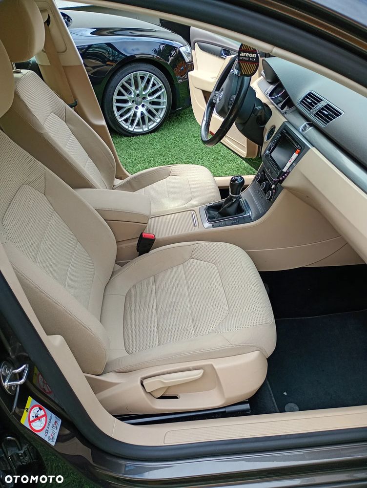 Volkswagen Passat 2.0 TDI Comfortline - 3