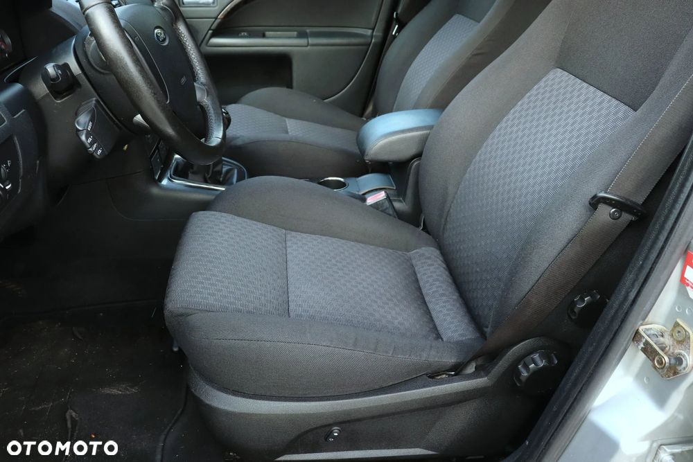 Ford Mondeo 2.0 TDCI DPF Ghia - 12