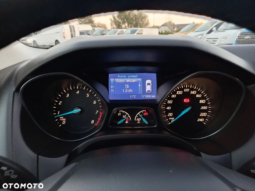 Ford Focus 1.0 EcoBoost Titanium - 26