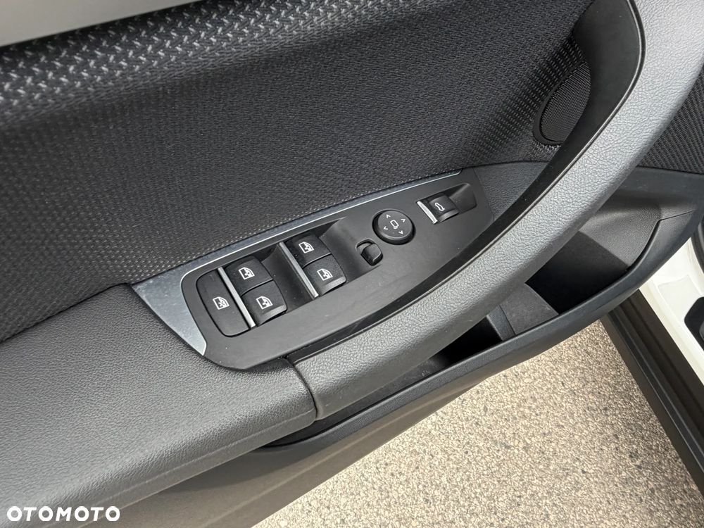 BMW X3 xDrive20i GPF Advantage - 29