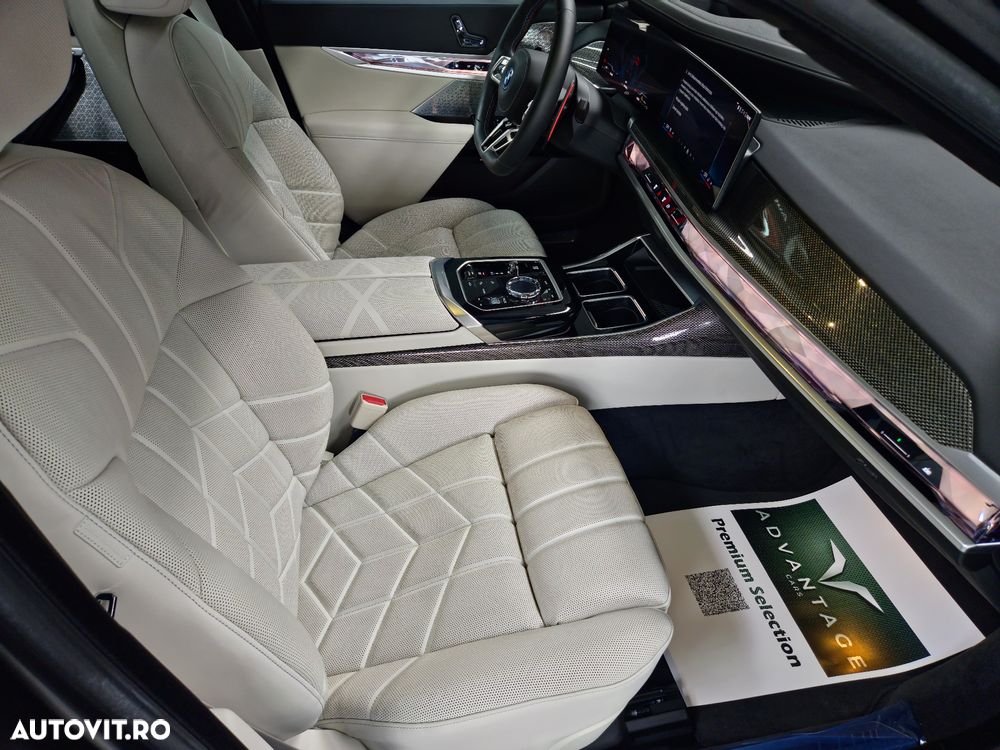 BMW M7 M760e xDrive - 12