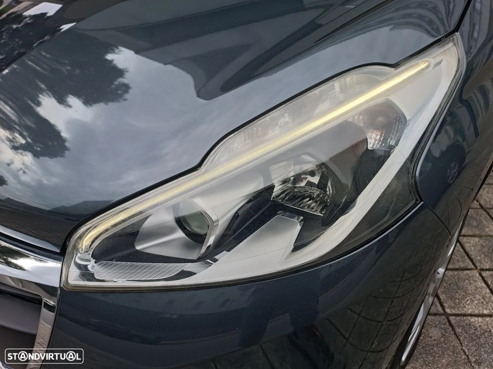 Peugeot 208 1.6 BlueHDi Style - 10