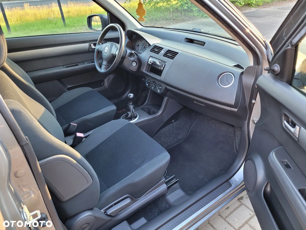 Suzuki Swift 1.3 Club - 15