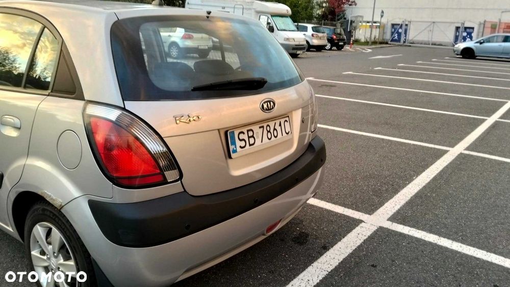 Kia Rio - 12