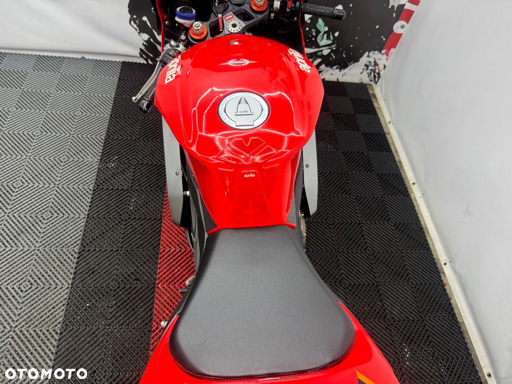 Aprilia RSV - 21