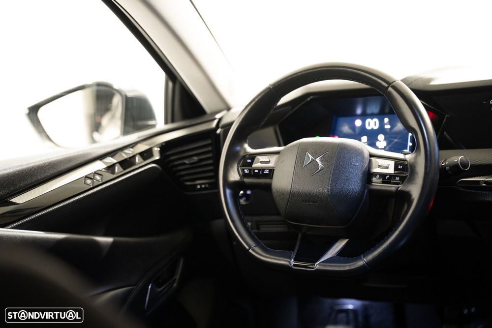 DS DS4 1.2 PureTech Bastille EAT8 - 6