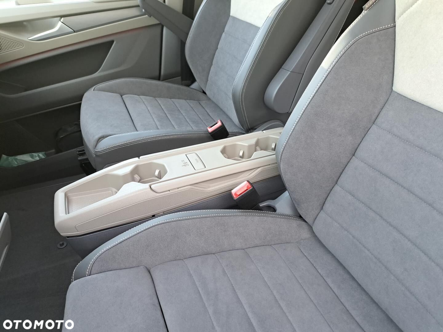Volkswagen multivan "EDITION" L2; 2,0TSI OPF, 150kW/204KM 7-bieg. DSG r.o: 3124 mm - 29