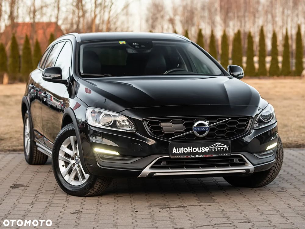 Volvo V60 Cross Country - 1