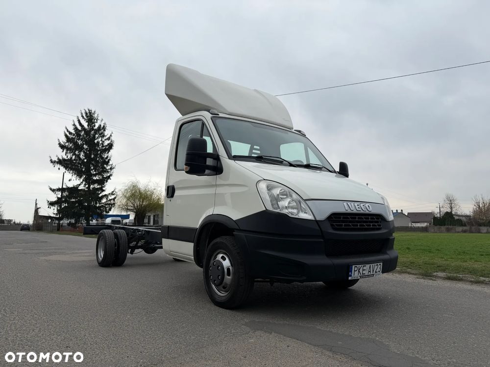 Iveco 35C15 * 3.0 / 150KM * Rama do zabudowy * Rozstaw osi: 4.1m * Koła bliźniacze * - 7