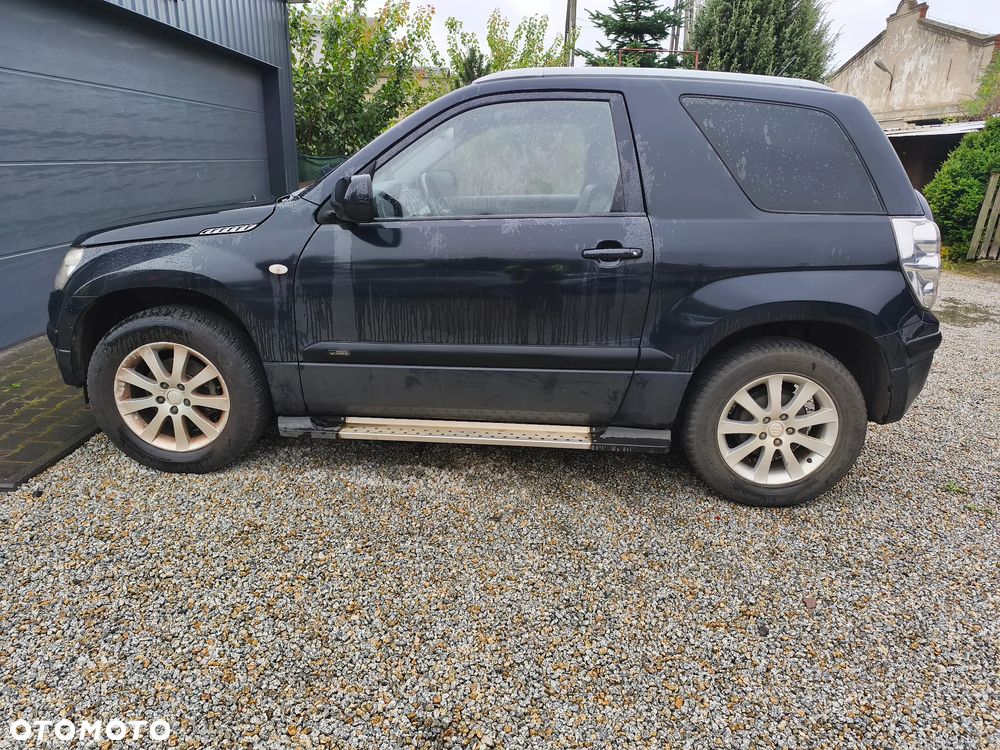 Suzuki Grand Vitara 1.6 Black&White - 2