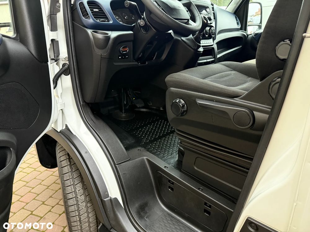 Iveco Daily Izoterma Winda - 13