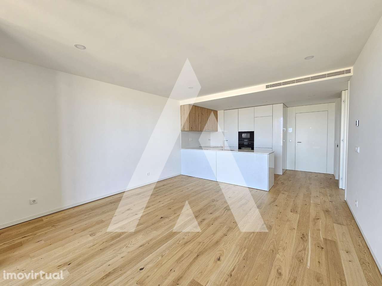 Apartamento T1 novo com bastante luz natural  na Forca - Grande imagem: 5/17