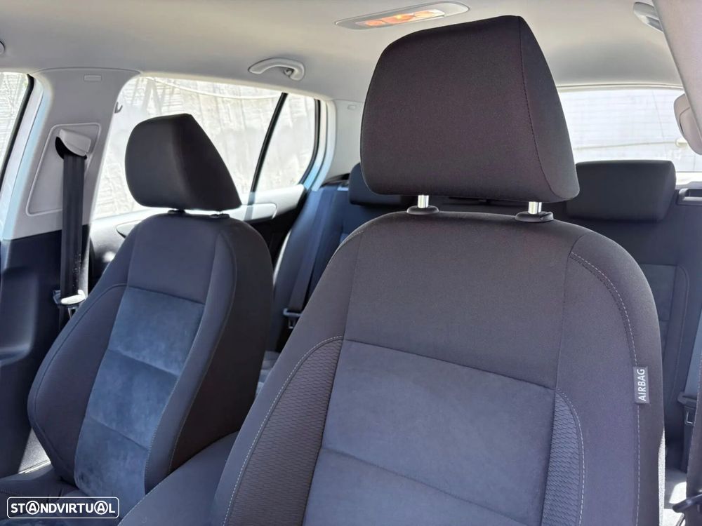VW Golf 2.0 TDi Highline DSG - 31