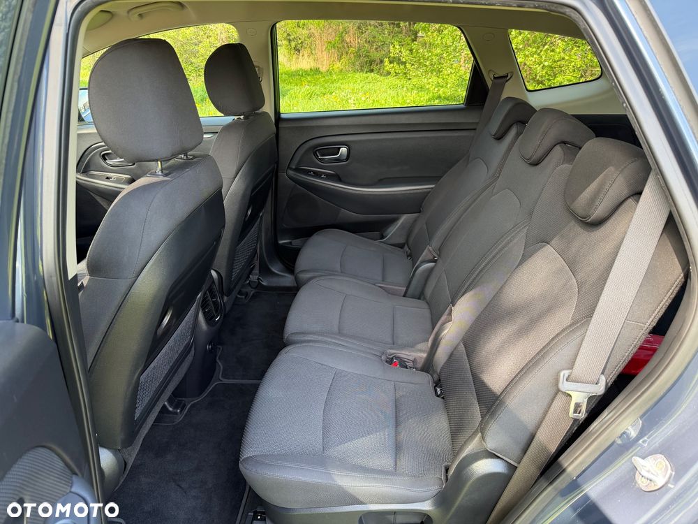 Kia Carens 1.7 CRDi 141 Dream Team Edition - 10