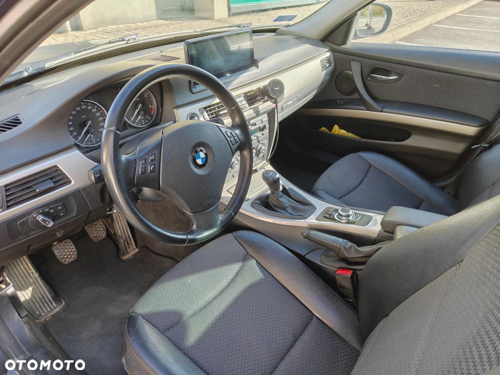 BMW 320D 2011 photo 5