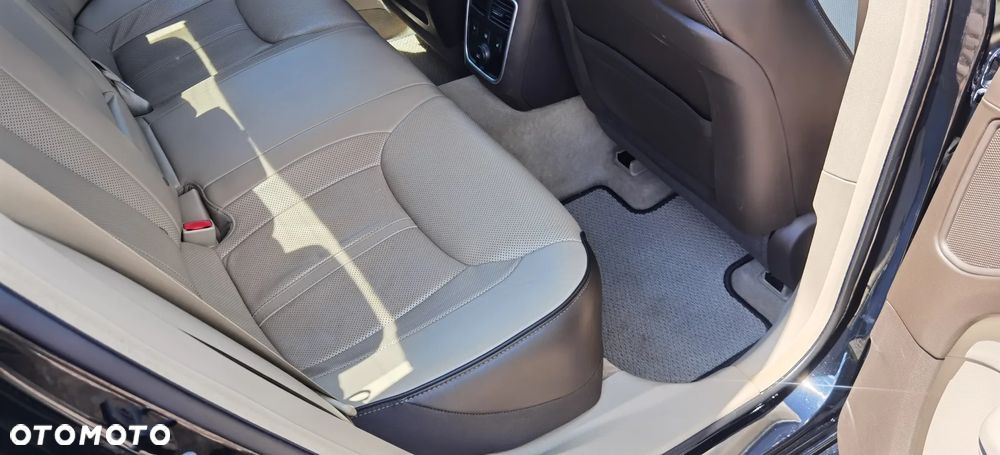 Lancia Thema 3.0CRD Executive - 17