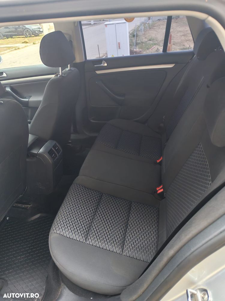 Volkswagen Golf 1.6 TDI DPF Trendline - 9
