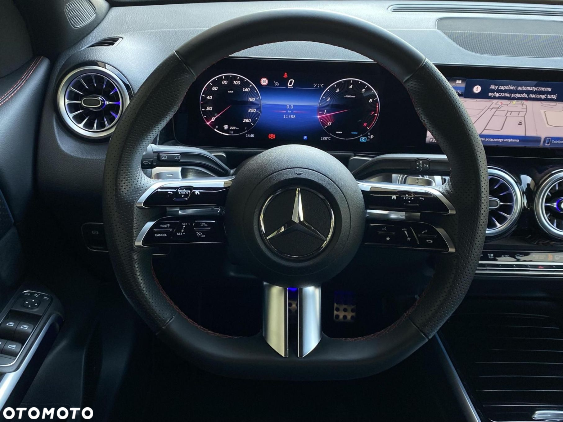 Mercedes-Benz GLB - 22