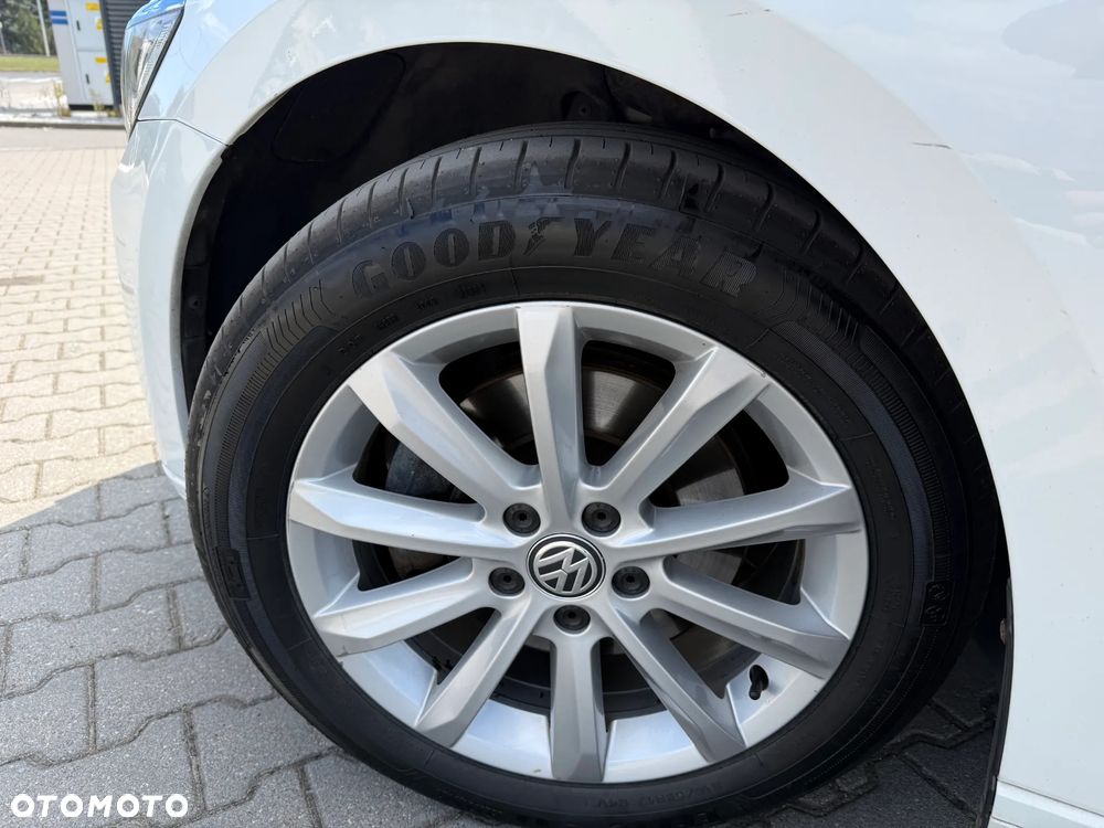 Volkswagen Passat - 8