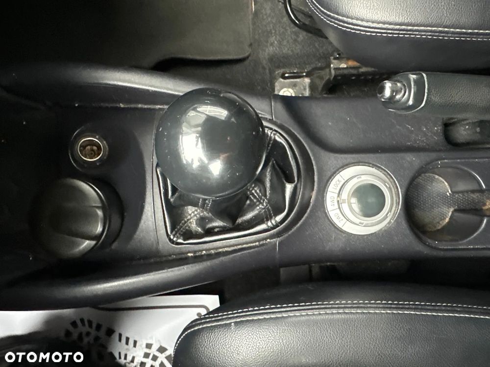 Peugeot 4007 2.2HDi Premium - 17